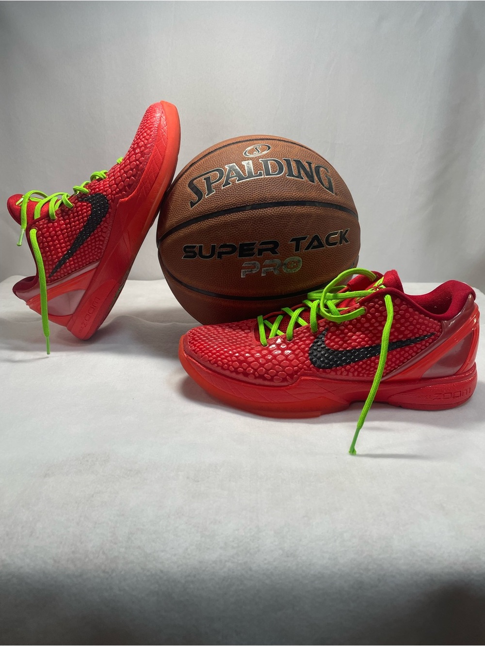 Nike Kobe 6 Protro Reverse Grinch Men’s Size 9.5 Used w/ OG Box